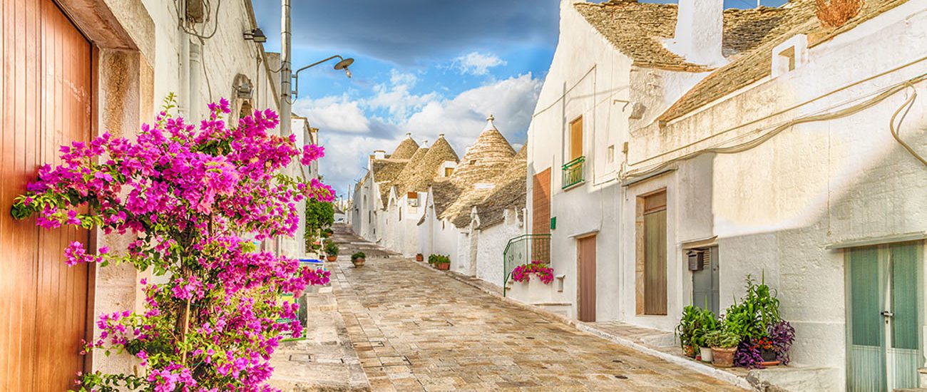 Alberobello - Puglia Region Italy Touring