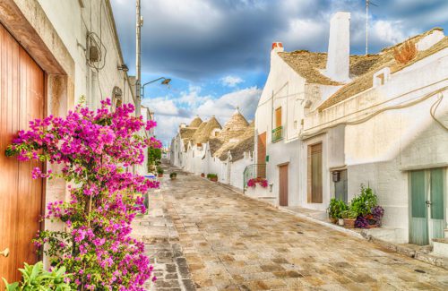 Alberobello - Puglia Region Italy Touring