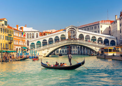 venice italy gondola ride