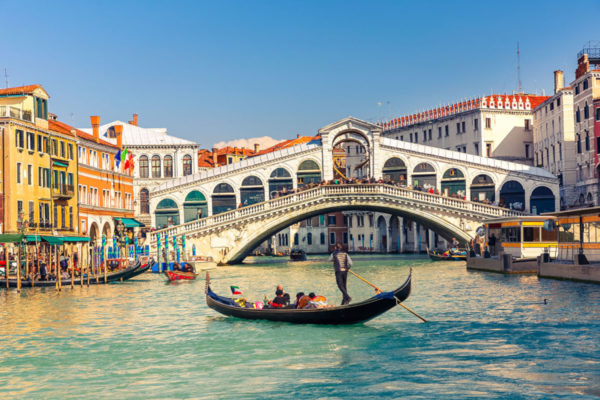 venice italy gondola ride