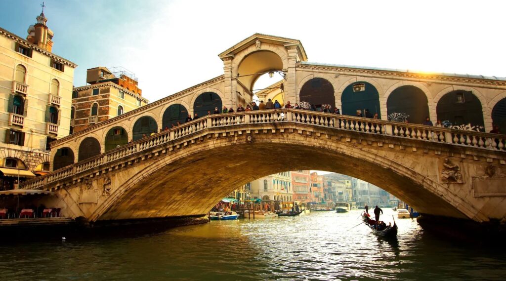 venice rialto bridge